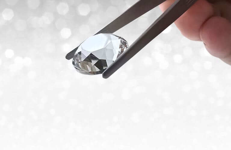 EXPERIENCE HAND-SELECTED DIAMONDS FOR YOURSELF
